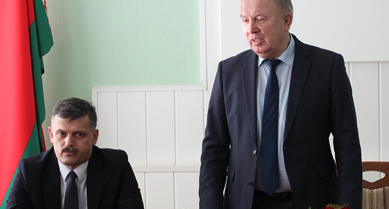 ВИЦЕ-ПРЕМЬЕР ВАСИЛИЙ ЖАРКО ПРЕДСТАВИЛ КОЛЛЕКТИВУ МИНСПОРТА НОВОГО РУКОВОДИТЕЛЯ
